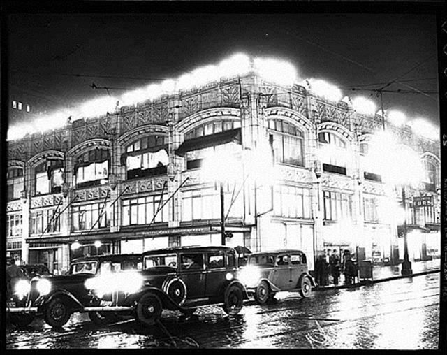 The Heffernan Building at 6th and Pine in downtown Seattle, home to the Seattle Post-Intelligencer during the 1936 newsroom strike. Photographed circa January 1936. Museum of History & Industry