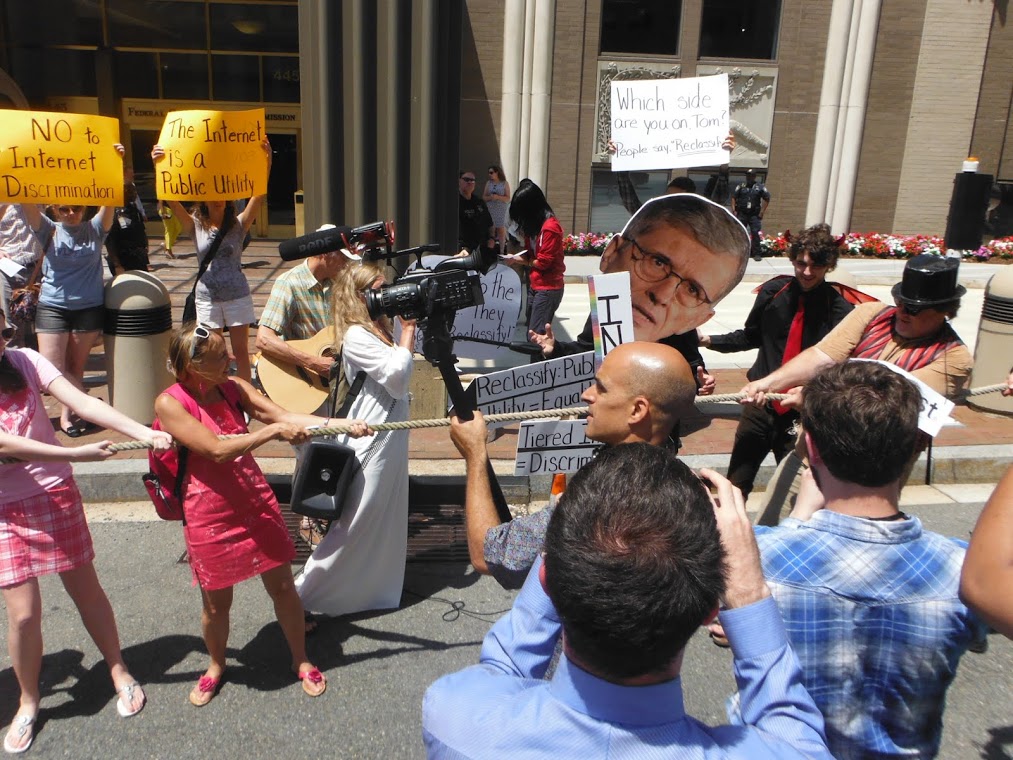 How States Are Fighting to Keep Towns From Offering Their Own Broadband