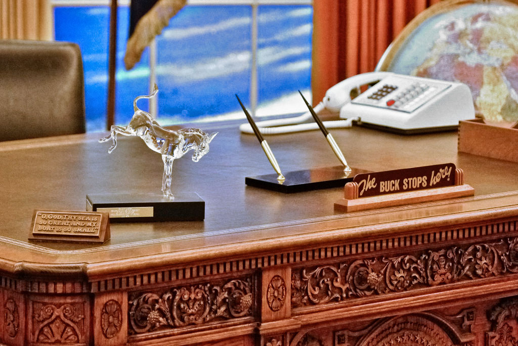 Obama Refuses to Guess How Many Fingers Biden is Holding Up